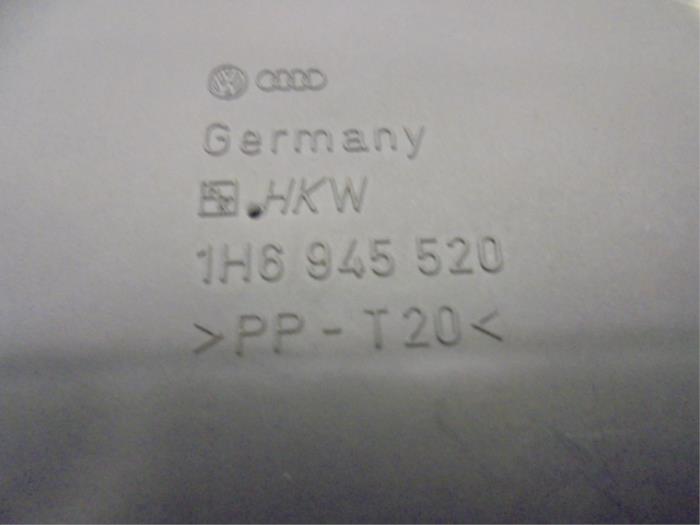 Luz trasera izquierda de un Volkswagen Golf III Cabrio (1E) 1.8 1997