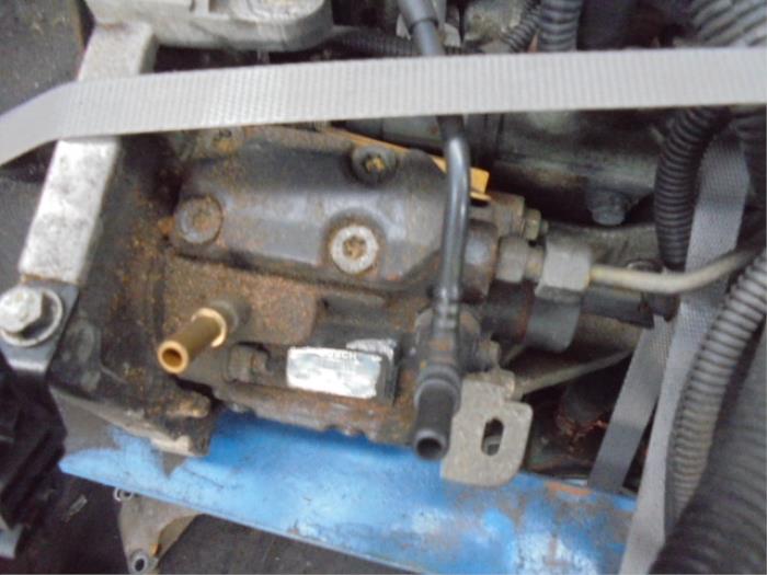 Begagnade Högtryckspump Renault Laguna II Grandtour (KG) 1.9 dCi 100 Pris på förfrågan erbjuds av N Kossen Autorecycling BV