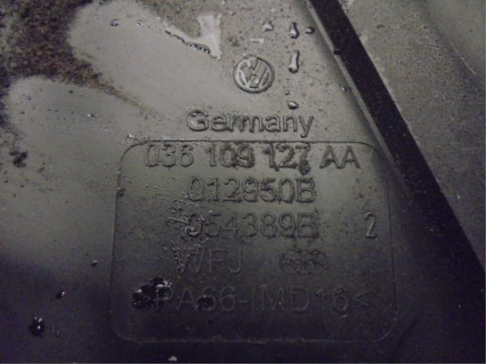 Kettenkasten Deckel van een Volkswagen Golf V (1K1) 1.4 16V 2004