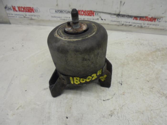 Used Engine mount Hyundai Santafe Price on request offered by N Kossen Autorecycling BV