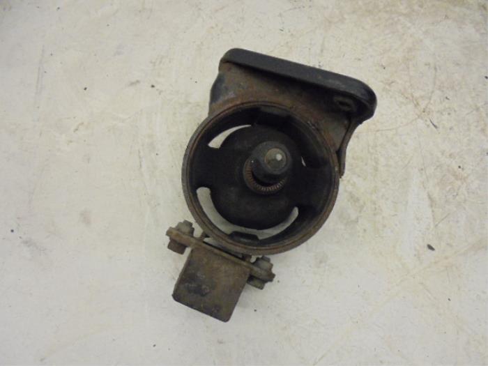Used Engine mount Hyundai Santafe Price on request offered by N Kossen Autorecycling BV