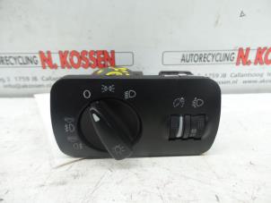 Usagé Commutateur lumière Seat Ibiza II Facelift (6K1) 1.9 TDi 110 Signo Prix sur demande proposé par N Kossen Autorecycling BV