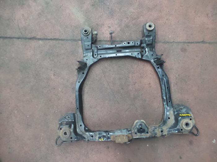 Begagnade Underram Hyundai Santafe Pris på förfrågan erbjuds av N Kossen Autorecycling BV