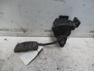 Used Throttle pedal position sensor Renault Master III (FD/HD) 2.5 dCi 16V Price on request offered by N Kossen Autorecycling BV