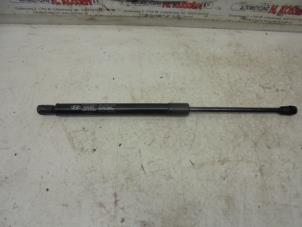 Used Rear gas strut, left Hyundai Santafe Price on request offered by N Kossen Autorecycling BV