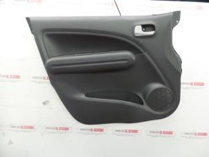 Używane Tapicerka drzwi lewych przednich wersja 4-drzwiowa Opel Agila Cena na żądanie oferowane przez N Kossen Autorecycling BV