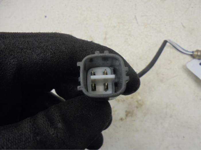 Sonde lambda d'un Daihatsu Cuore (L251/271/276)  2006