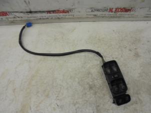 Used Electric window switch Mercedes CLK (W209) 5.0 500 V8 24V Price on request offered by N Kossen Autorecycling BV