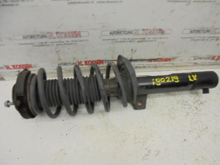 Front shock absorber rod, left from a Volkswagen Tiguan (5N1/2) 1.4 TSI 16V 2010
