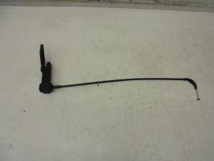 Used Hood lever Renault Clio IV (5R) 0.9 Energy TCE 90 12V Price on request offered by N Kossen Autorecycling BV