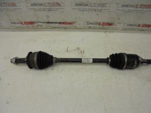 Used Front drive shaft, left Suzuki Swift Price on request offered by N Kossen Autorecycling BV