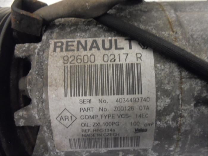 Bomba de aire acondicionado de un Renault Clio IV (5R) 0.9 Energy TCE 90 12V 2014