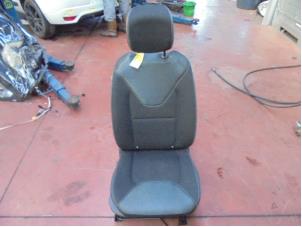 Gebrauchte Sitz rechts Renault Clio IV (5R) 0.9 Energy TCE 90 12V Preis auf Anfrage angeboten von N Kossen Autorecycling BV
