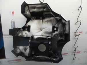 Abdeckblech Motor van een Mitsubishi Pajero Hardtop (V6/7) 3.2 DI-D 16V 2003