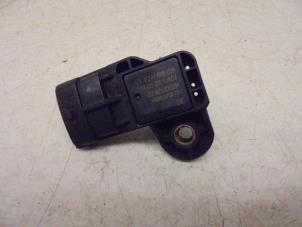 Used Mapping sensor (intake manifold) Renault Clio IV (5R) 0.9 Energy TCE 90 12V Price on request offered by N Kossen Autorecycling BV