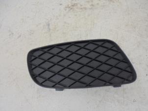 Used Fog light cover plate, right Smart Fortwo Coupé (451.3) 1.0 52 KW Price on request offered by N Kossen Autorecycling BV