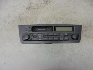 Used Radio/cassette player Honda Civic (EP/EU) 1.4 16V Price on request offered by N Kossen Autorecycling BV