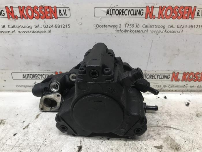 Begagnade Dieselpump Mercedes E (W211) 2.2 E-220 CDI 16V Pris på förfrågan erbjuds av N Kossen Autorecycling BV