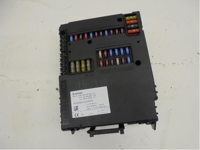 Fuse box from a Smart Fortwo Coupé (451.3) Electric Drive 2015