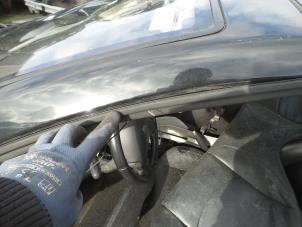 Używane Uszczelka dachowa lewa Peugeot 206 CC (2D) 1.6 16V Cena na żądanie oferowane przez N Kossen Autorecycling BV