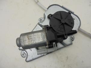 Used Door window motor Jeep Cherokee/Liberty (KJ) 2.5 CRD 16V Price on request offered by N Kossen Autorecycling BV