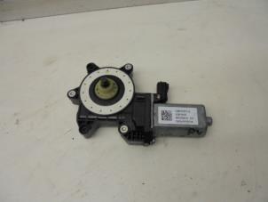 Used Door window motor Renault Clio IV (5R) 0.9 Energy TCE 90 12V Price on request offered by N Kossen Autorecycling BV