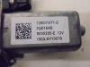 Door window motor from a Renault Clio IV (5R) 0.9 Energy TCE 90 12V 2014