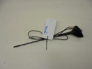 Used Antenna Renault Clio IV (5R) 0.9 Energy TCE 90 12V Price on request offered by N Kossen Autorecycling BV