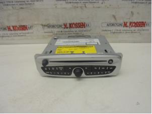Usados Reproductor de CD y radio Renault Megane Precio de solicitud ofrecido por N Kossen Autorecycling BV