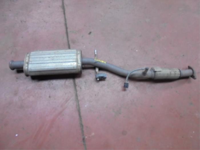 Gebrauchte Auspuff Vordämpfer Hyundai Matrix 1.6 16V Preis auf Anfrage angeboten von N Kossen Autorecycling BV