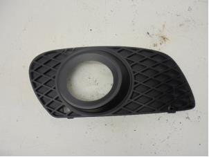 Used Fog light cover plate, right Mercedes ML-Klasse Price on request offered by N Kossen Autorecycling BV