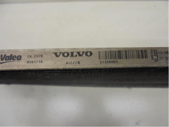 Radiador de aire acondicionado de un Volvo V50 (MW) 2.0 D3 20V 2011