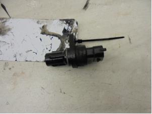 Used Camshaft sensor Hyundai H300 Price on request offered by N Kossen Autorecycling BV
