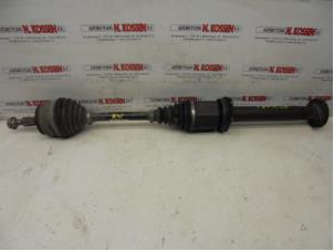 Used Front drive shaft, right Volkswagen Transporter T5 2.5 TDi PF Price on request offered by N Kossen Autorecycling BV