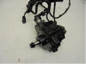 Usados Bomba de diésel Hyundai H300 Precio de solicitud ofrecido por N Kossen Autorecycling BV