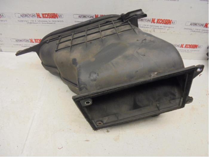 Begagnade Luftfilterhus Peugeot Boxer (U9) 2.2 HDi 120 Euro 4 Pris på förfrågan erbjuds av N Kossen Autorecycling BV