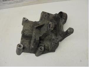 Used Drive belt tensioner Hyundai Santafe Price on request offered by N Kossen Autorecycling BV