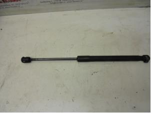 Used Rear gas strut, right Mini Clubman Price on request offered by N Kossen Autorecycling BV