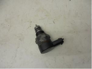 Used Fuel pressure sensor Volvo V50 Price on request offered by N Kossen Autorecycling BV