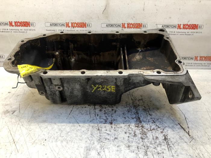 Usagé Couvercle carter Opel Sintra 2.2i GLS,CD 16V Prix sur demande proposé par N Kossen Autorecycling BV