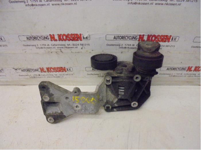 Usados Rodillo tensor correa múltiple Volvo V50 Precio de solicitud ofrecido por N Kossen Autorecycling BV