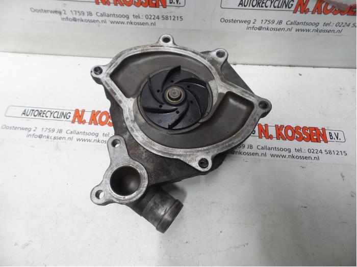 Begagnade Vattenpump Porsche 911 (996) 3.6 Carrera 4 24V Pris på förfrågan erbjuds av N Kossen Autorecycling BV