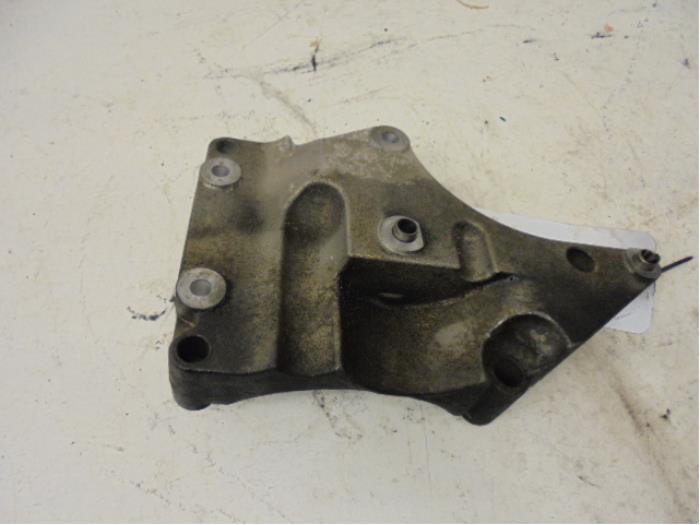 Used Engine mount Jaguar XJ Price on request offered by N Kossen Autorecycling BV