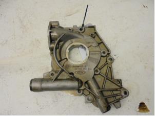Used Oil pump Jaguar XJ Price on request offered by N Kossen Autorecycling BV