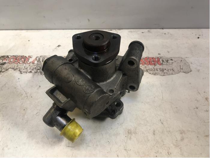 Usagé Pompe de direction Mercedes ML I (163) 2.7 270 CDI 20V Prix sur demande proposé par N Kossen Autorecycling BV