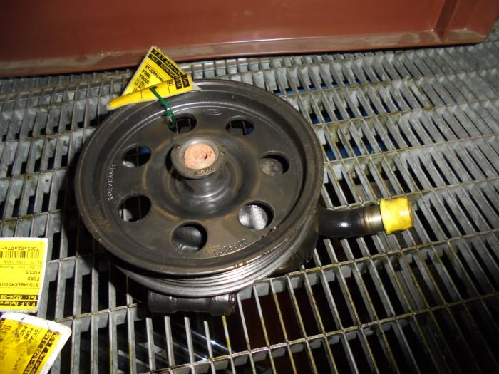 Usagé Pompe de direction Ford Focus 1 1.6 16V Prix sur demande proposé par N Kossen Autorecycling BV