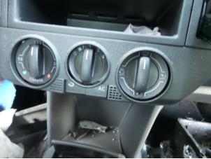 Używane Panel sterowania klimatyzacji Volkswagen Polo IV (9N1/2/3) 1.4 16V Cena na żądanie oferowane przez N Kossen Autorecycling BV
