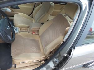 Used Seat, left Opel Vectra C 2.2 16V Price on request offered by N Kossen Autorecycling BV