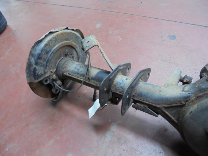 4x4 rear axle from a Land Rover Discovery II 2.5 Td5 2004