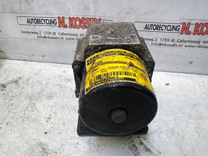 Usagé Pompe ABS Opel Vivaro 1.9 DTI 16V Prix sur demande proposé par N Kossen Autorecycling BV